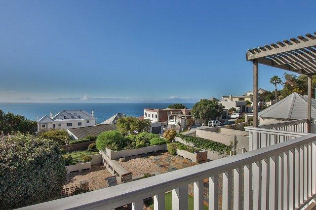 4 Bedroom Property for Sale in Fish Hoek Western Cape